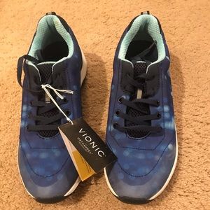 NW -Vionic Action Tourney Shoes-Size 8 Blue Teal